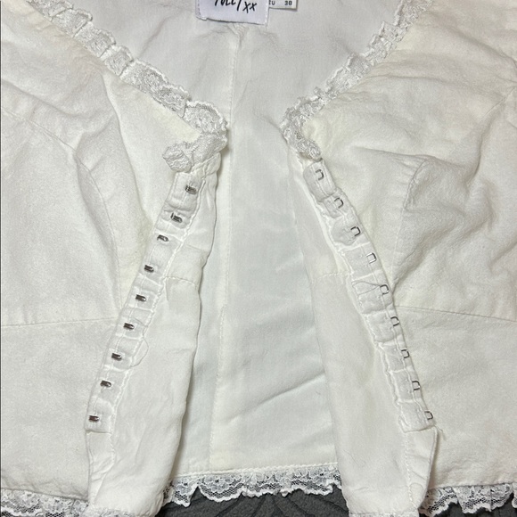 Princess Polly Silvanna white Lace-Edged top - Picture 2 of 5